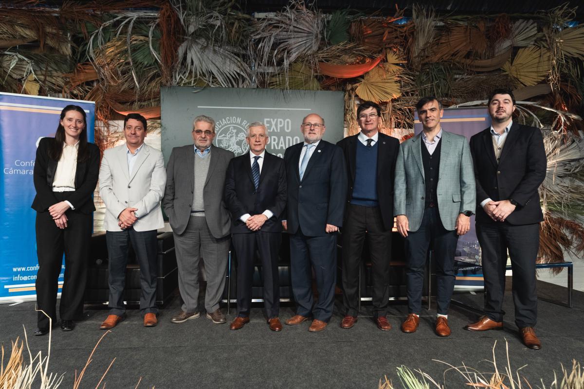 THOT junto a autoridades de la CCE